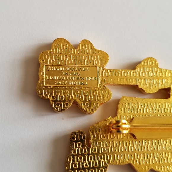 Vintage Hard Rock Cafe pin 1999 St Patrick's Day LE 1000 Leprechaun - Picture 5 of 9